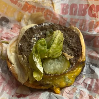 Burger Kingde Bayat Ekmek Ve Sararmış Yeşillik İle Hayal Kırıklığı