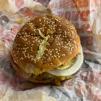 Burger Kingde Bayat Ekmek Ve Sararmış Yeşillik İle Hayal Kırıklığı