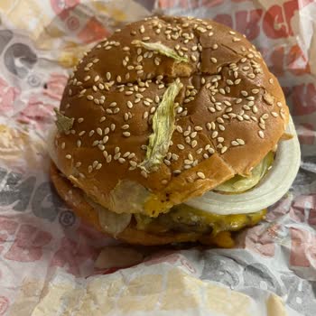 Burger Kingde Bayat Ekmek Ve Sararmış Yeşillik İle Hayal Kırıklığı