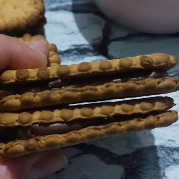 Eti Petit Beurre Kakaolu Bisküvide Beklenmeyen Kremalı Üretim Sorunu