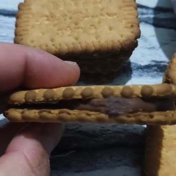 Eti Petit Beurre Kakaolu Bisküvide Beklenmeyen Kremalı Üretim Sorunu