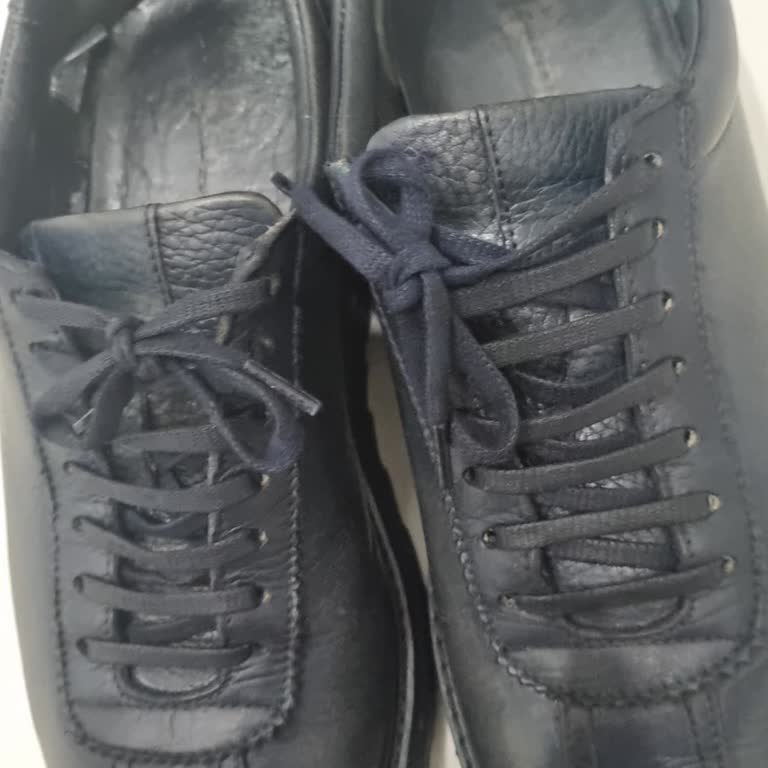 Gön Deri Kısa Sürede Renk Solan Sneaker İçin Değişim Talebim Reddedildi