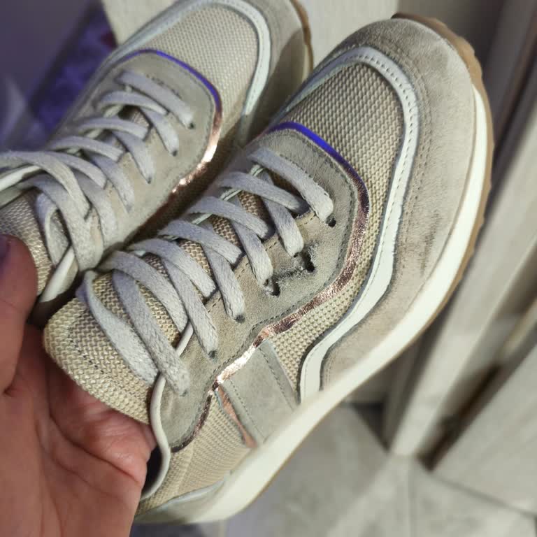 Kısa Sürede Yırtılan Ayakkabının İadesi Talebi