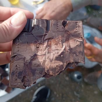 Bozuk Çikolata Satışı Sonrası Bakkalın Sorumluluk Almaması Mağduriyet Yarattı