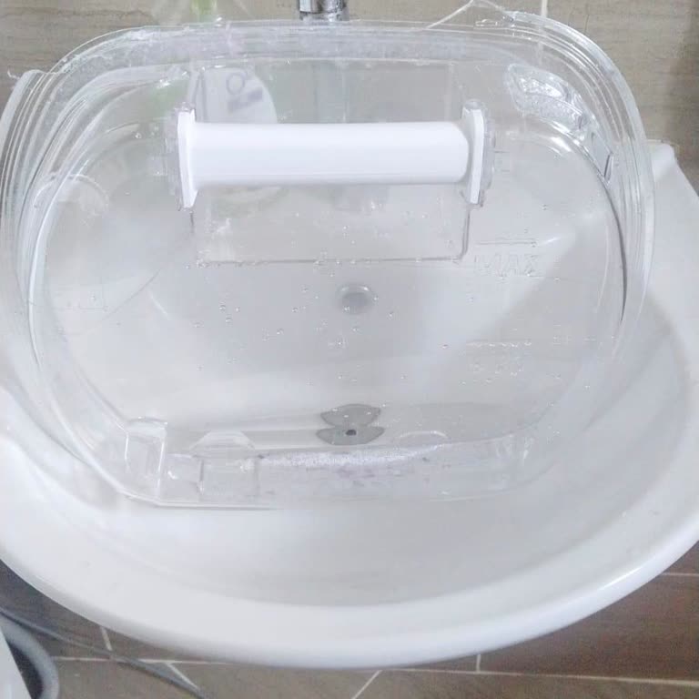 Kurutma Makinesi Kapağı Normal Kullanımda Kırıldı, Ücretsiz Parça Değişimi İstiyorum