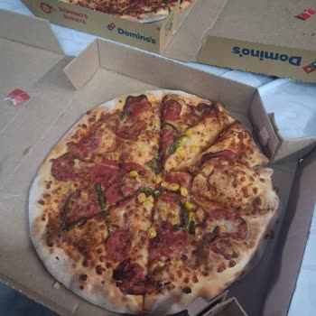 Eksik Malzemeli Ve Soğuk Pizza Hayal Kırıklığı