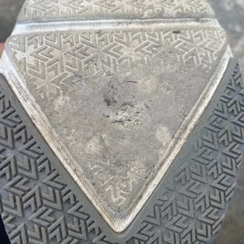 Kısa Sürede Deforme Olan Ayakkabı Ve Yetersiz Mağaza Desteği Nedeniyle Hayal Kırıklığı