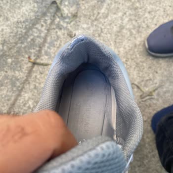 Kısa Sürede Deforme Olan Ayakkabı Ve Yetersiz Mağaza Desteği Nedeniyle Hayal Kırıklığı