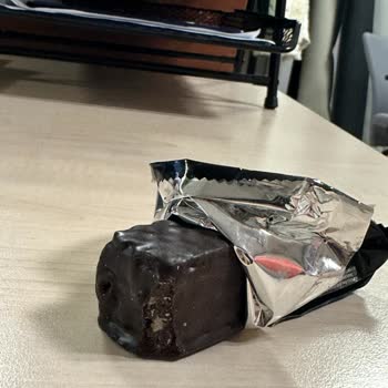 Açılmış Görünen Çikolata Ve Eksik Bilgilendirme Nedeniyle Hayal Kırıklığı