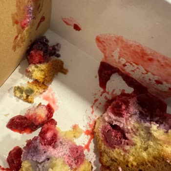 Küflü Pasta Satışı Ve Ücret İadesi Talebim