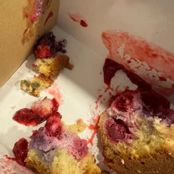 Küflü Pasta Satışı Ve Ücret İadesi Talebim