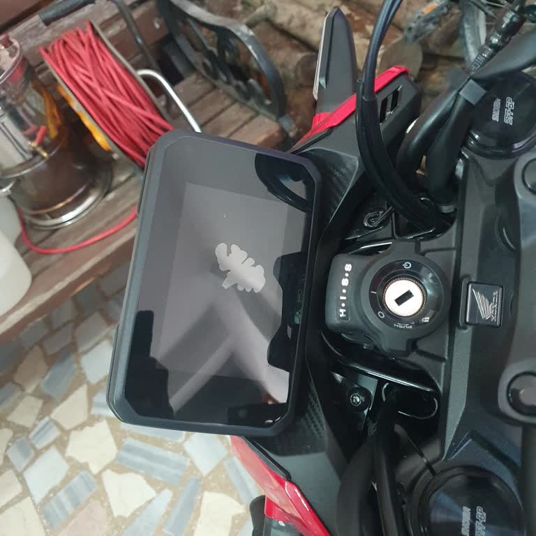 Honda Sıfır Motosikletin Ekranında Kısa Sürede Oluşan Hasar Mağduriyeti