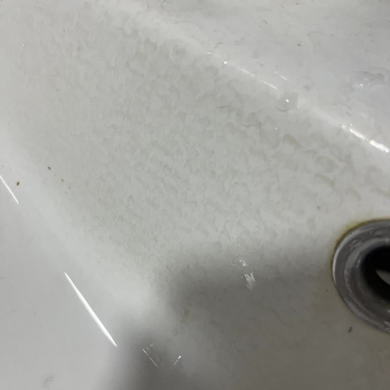 Yeni Alınan Lavaboda Çıkmayan Siyah Lekeler Ve Müşteri Hizmetlerinden Dönüş Alamama