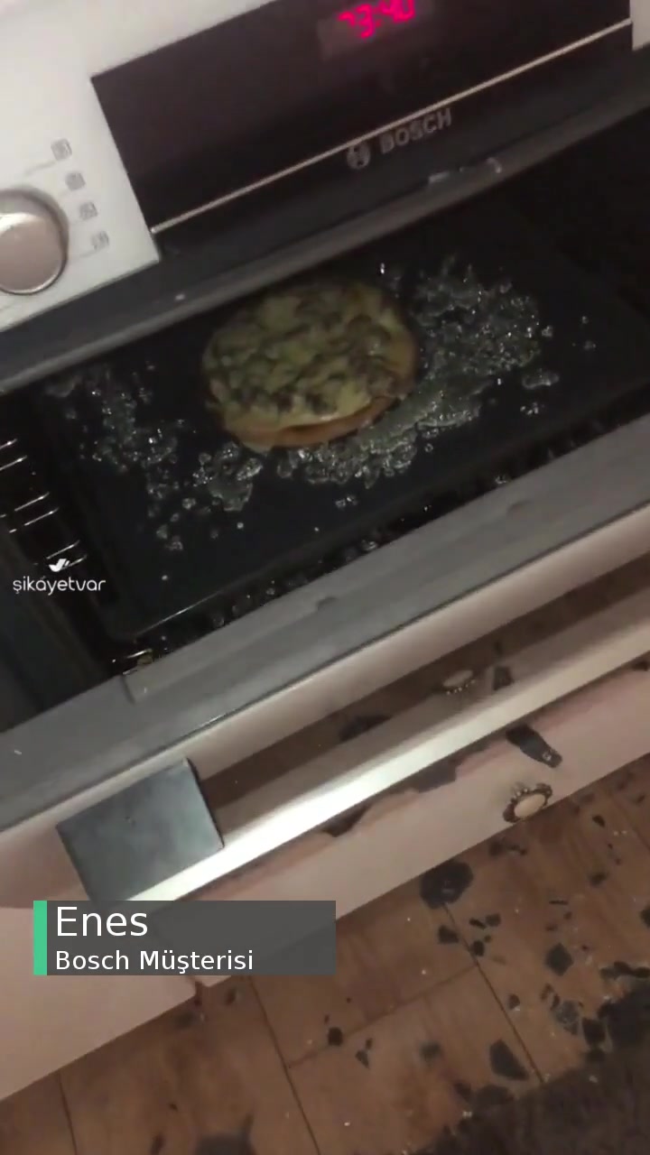 Bosch Marka Fırının Camı Kendiliğinden Patladı videonun kapak resmi