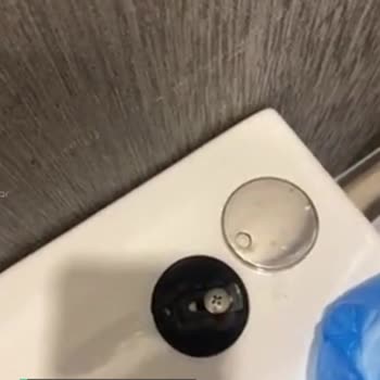 Creavit Klozet Kapağı Menteşesi