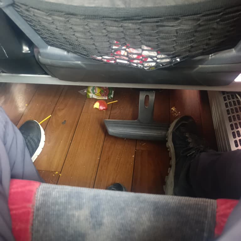 Sefer Gecikmesi, Konforsuz Yolculuk Ve İlgisiz Personel