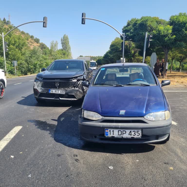 2,5 Aydır Parça Bekleyen Aracım Teslim Edilmiyor Mağduriyetim Sürüyor