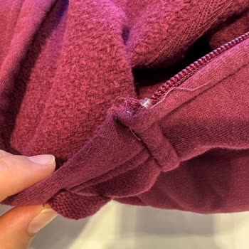 GAP'ten Aldığım Sweatshirt'te Üretim Hatası Ve Mağaza İlgisizliği Nedeniyle Mağdur Oldum