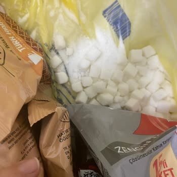 Ezilmiş Ve Açık Gelen Küp Şekerler İçin Değişim Yapılmadı, Mağduriyetim Giderilmiyor