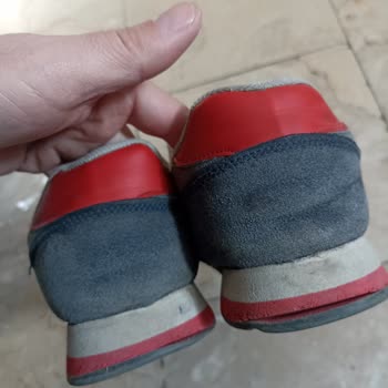 Kısa Sürede Yıpranan Ayakkabıya Garanti Kapsamında Çözüm Sunulmuyor