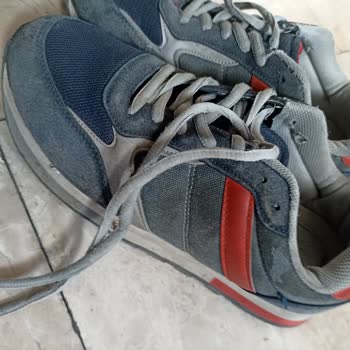 Kısa Sürede Yıpranan Ayakkabıya Garanti Kapsamında Çözüm Sunulmuyor