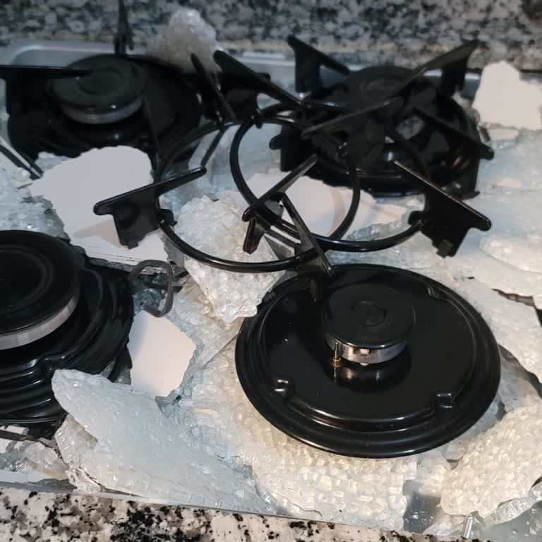 Kumtel Ankastre Ocak Camı Patladı, Servis Desteği Alınamıyor