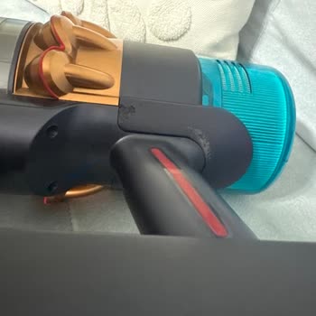 Dyson Süpürge Aksesuarı Kırıldı, 8 Aydır Çözüm Sunulmuyor Ve Üründe Soyulmalar Var