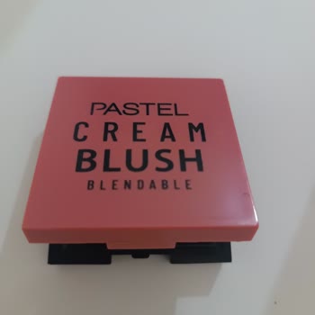 Aldığım Pastel Allıklardan Biri Kırık Çıktı Diğeri İse Neredeyse Hiç Renk Vermiyor