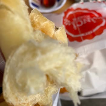 Aldığım Poğaçadan Böcek Çıktı, Hijyen Ve İlgi Yok