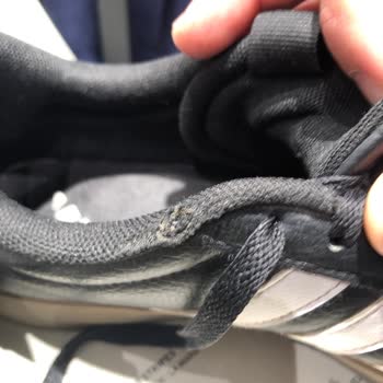 In Street Kısa Sürede Deforme Olan Ayakkabılar Ve Yetersiz Müşteri Hizmeti Nedeniyle Mağduriyet