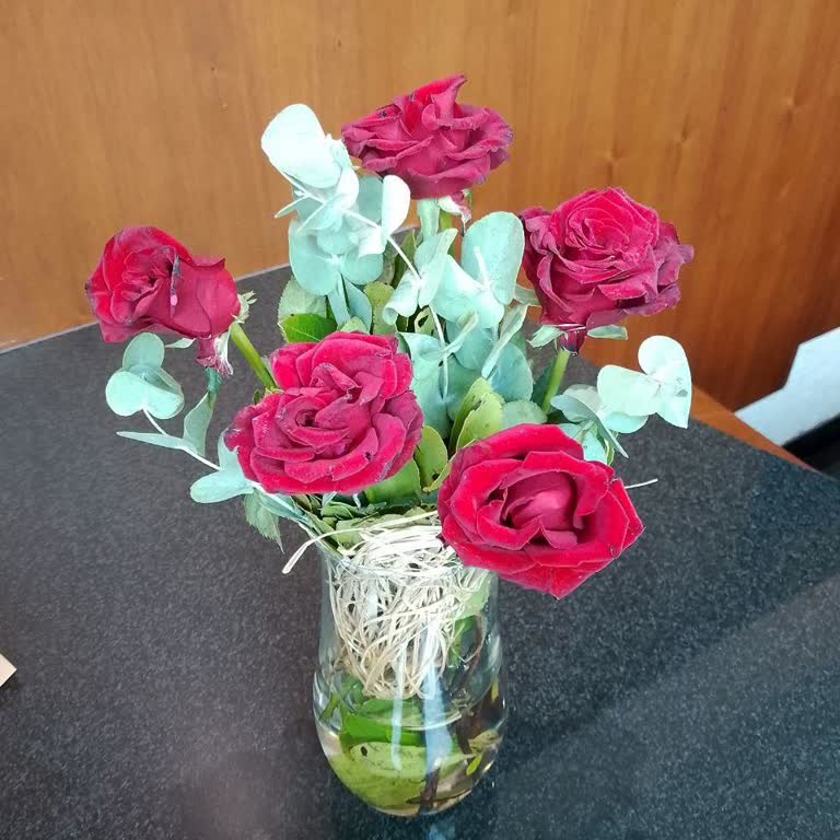 Çiçek Sepeti İki Kez Solmuş Ve Eski Çiçek Teslimatı Mağduriyeti