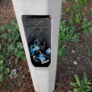 Foça Yollarında Süregelen İhmal: Temizlik, Aydınlatma Ve Güvenlik Sorunları Çözüm Bekliyor