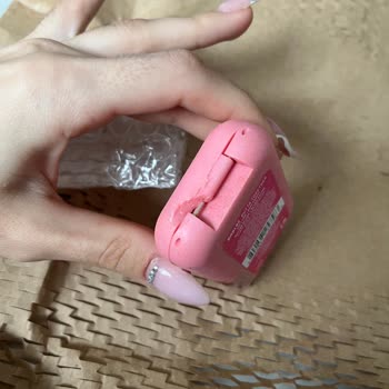 Aldığım Allık Kırık Çıktı Müşteri Hizmetleri Yardımcı Olmadı