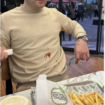 Ketçap Şişesi Patladı, Kıyafetlerim Lekelendi Ve Şube Sorumluluk Almadı