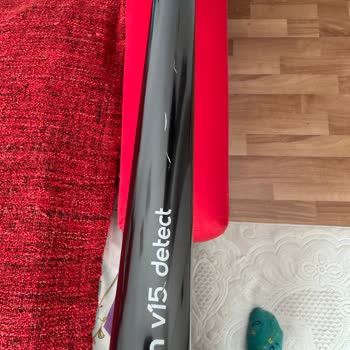 Dyson Submarine V15 Detect Showing Poor Build Quality And Damage