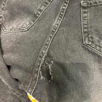 Aldığım Pantolon Mağazada Etiket Çıkarılmış Ve Yırtık Çıktı Değişim Yapılmıyor