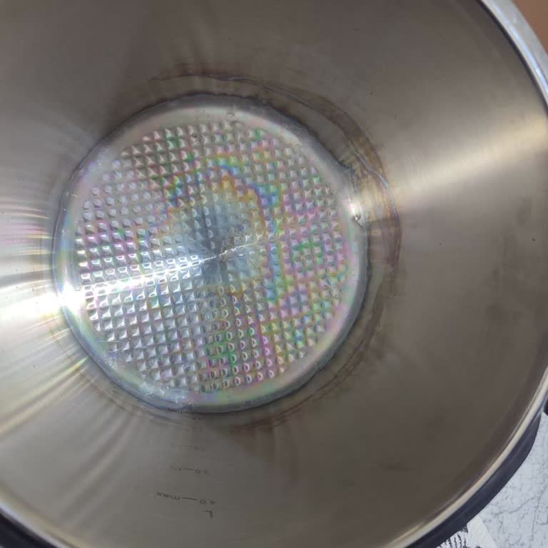 İlk Kullanımda Lekelenen Düdüklü Tencere İçin İade Sorunu