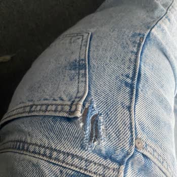 Kısa Sürede Yırtılan Kot Pantolon İçin Destek Talebi