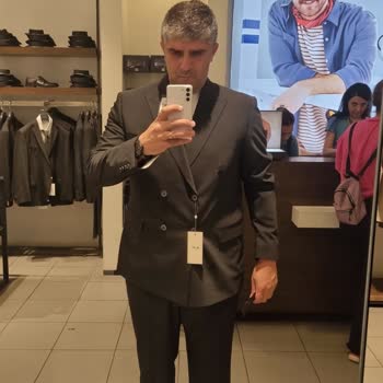 KIP Mağazasından Aldığım Takım Elbisede Dikiş Hatası Var Değişim Talebim Reddedildi