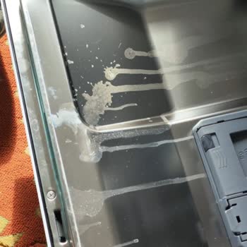 Yeni Alınan Bulaşık Makinesi İlk Günden Beri Lekeli Ve Bulanık Yıkıyor