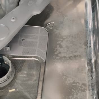 Yeni Alınan Bulaşık Makinesi İlk Günden Beri Lekeli Ve Bulanık Yıkıyor