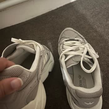 Adidas Ayakkabının Yan Kısımları Kısa Sürede Eğildi Ve Rahatsızlık Veriyor