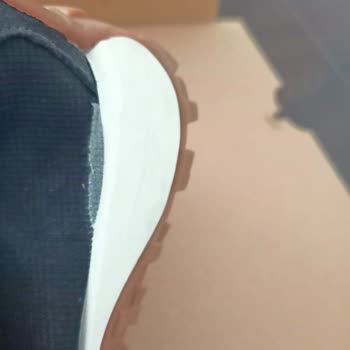 Kısa Sürede Açılan Ayakkabı Ve Hatalı Kullanıcı Değerlendirmesi