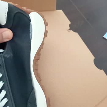 Kısa Sürede Açılan Ayakkabı Ve Hatalı Kullanıcı Değerlendirmesi