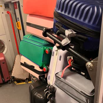 Bernina Express Turunda Kötü Rehberlik Ve Valizlerle Yaşanan Zorluklar