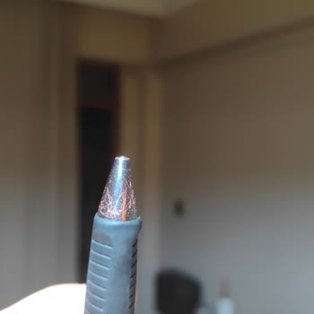 Kalemin Metal Ucu Kısa Sürede Renk Değiştiriyor, Çözüm Bekliyorum