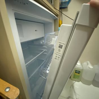 Yeni Aldığım Buzdolabının Kapağı Ve Sebzelik Kısmı Hasarlı Çıktı