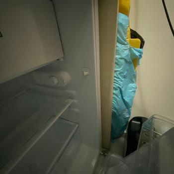 Yeni Aldığım Buzdolabının Kapağı Ve Sebzelik Kısmı Hasarlı Çıktı