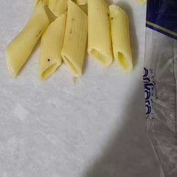 Nuh'un Ankara Makarnası Ürünü Pişirirken Makarna Tanelerinde Siyahlıklar Fark Ettim