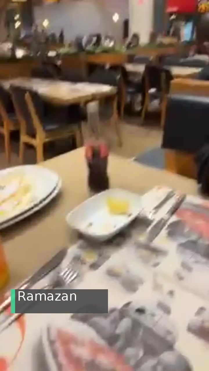 HD İskender Restaurant Çok Büyük Bir Saygısızlık Var Çalışan Bir Garson Tarafından videonun kapak resmi